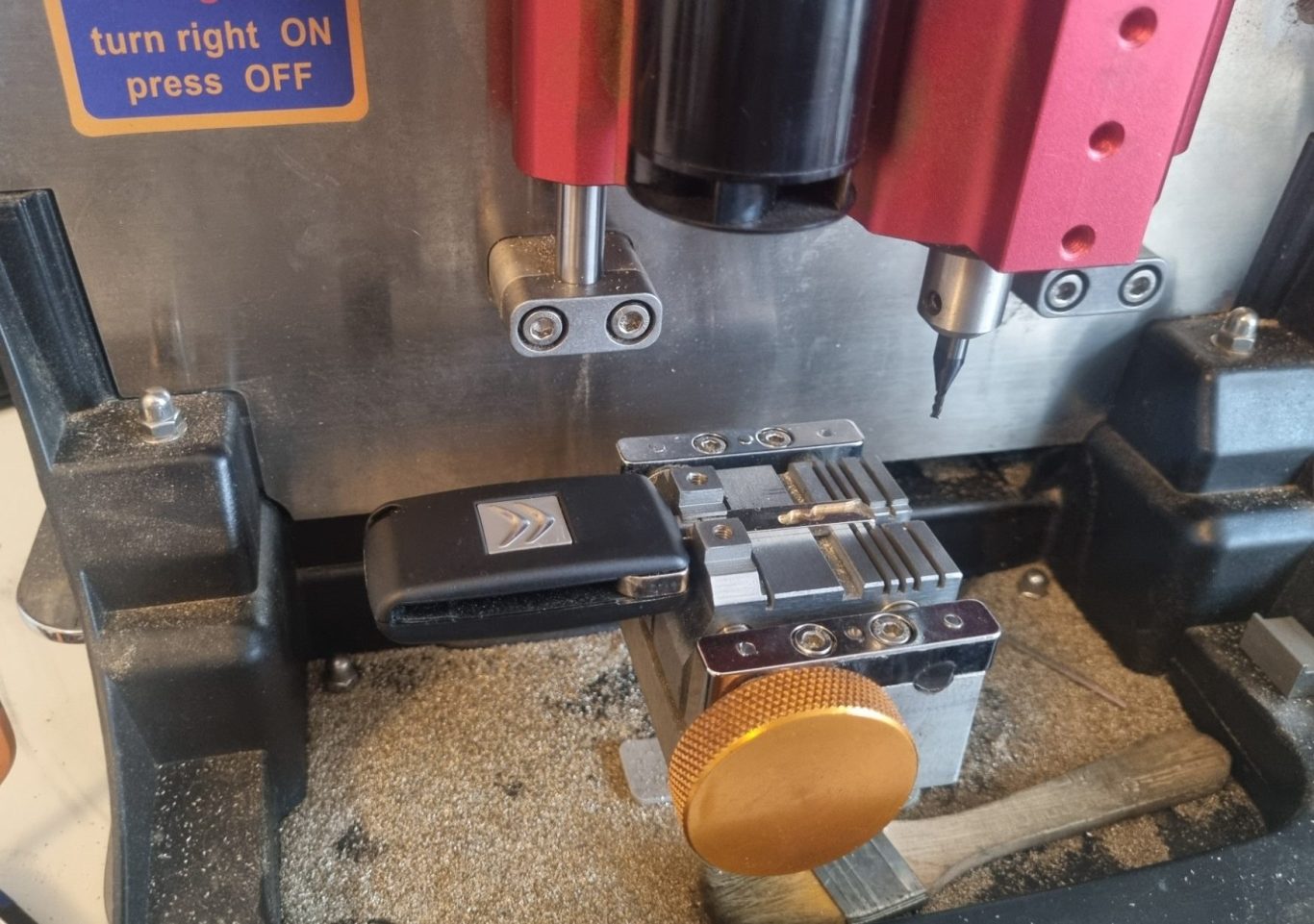 Lost car keys? Need spare or additional car key? Car keys duplicate